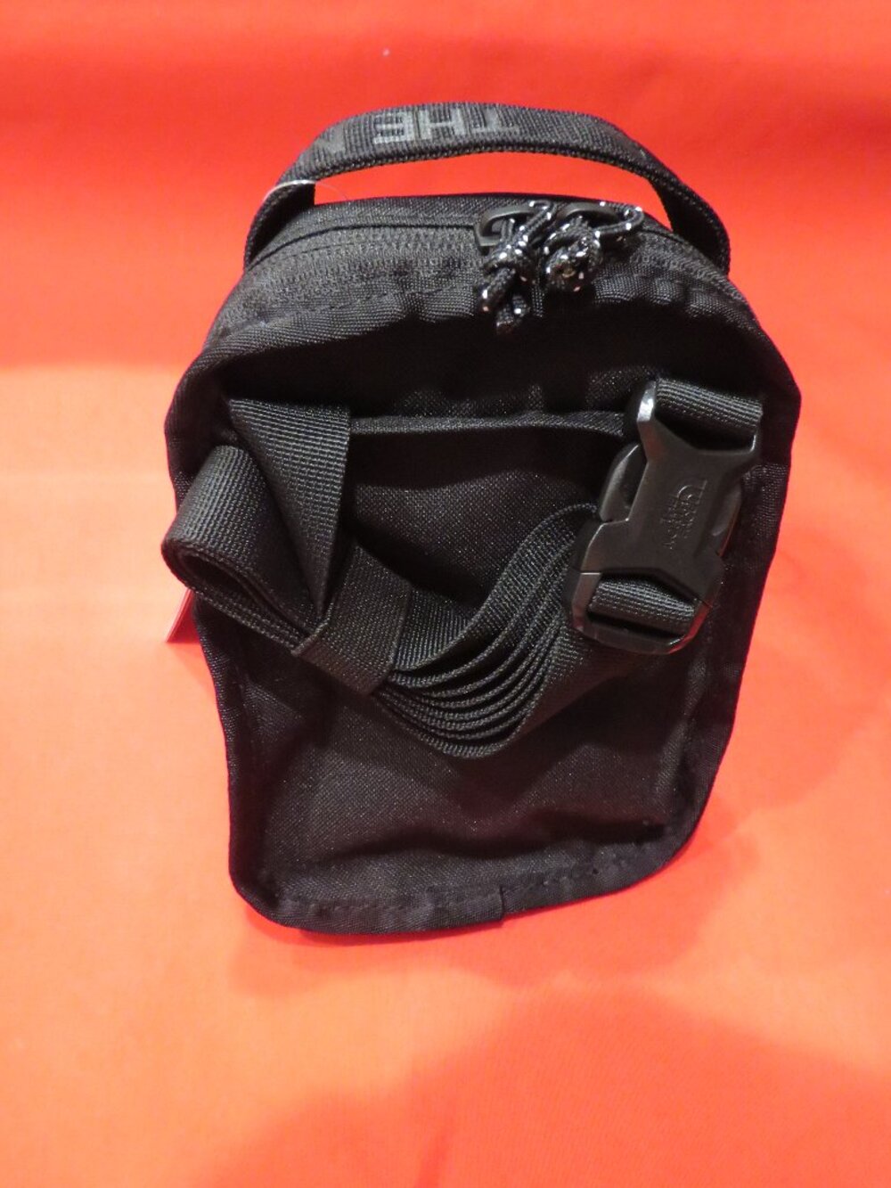 NWT The North Face Bozer Pouch L Black Crossbody Shoulder Bag - Picture 3 of 8